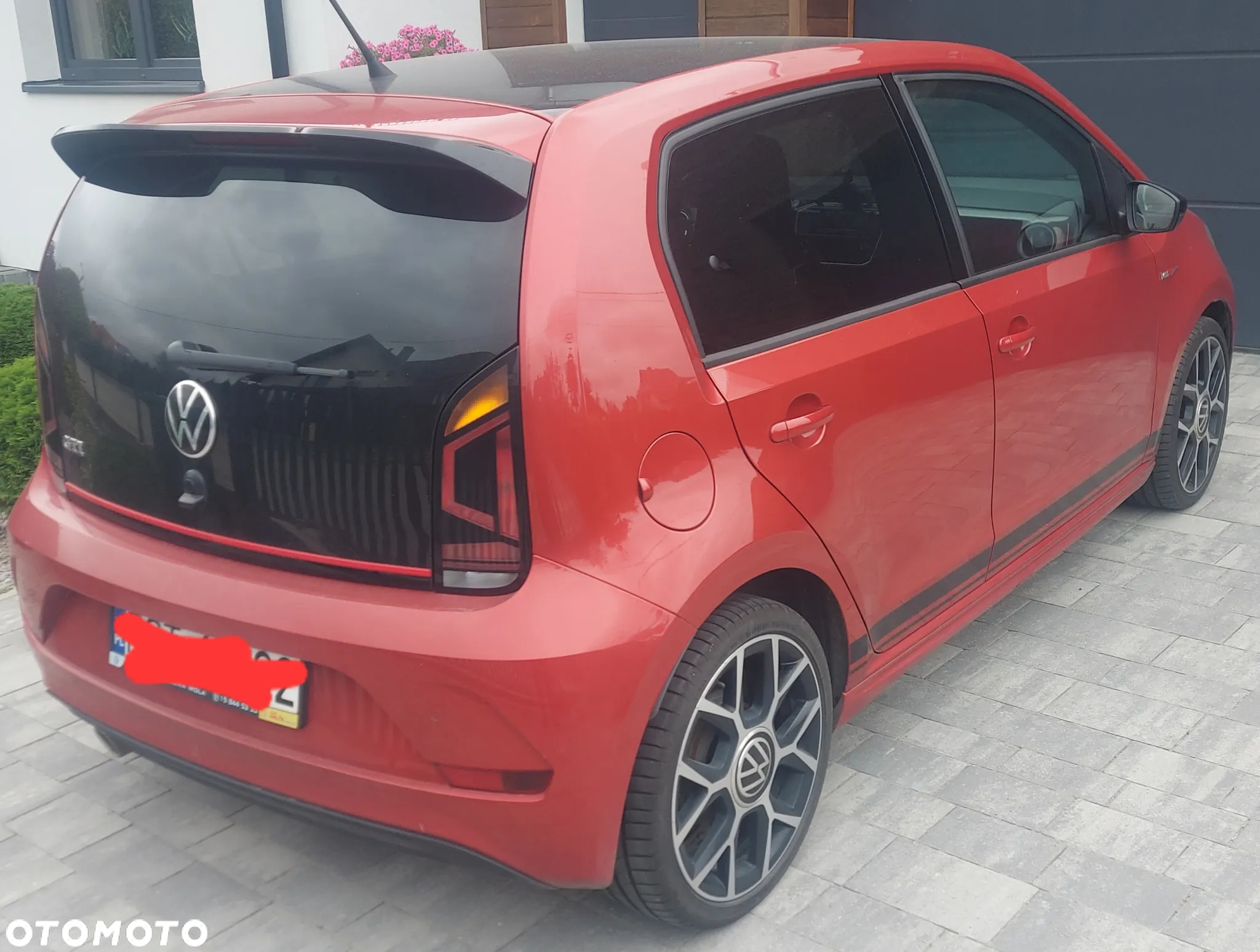 Volkswagen up! 1.0 TSI GTI - 3