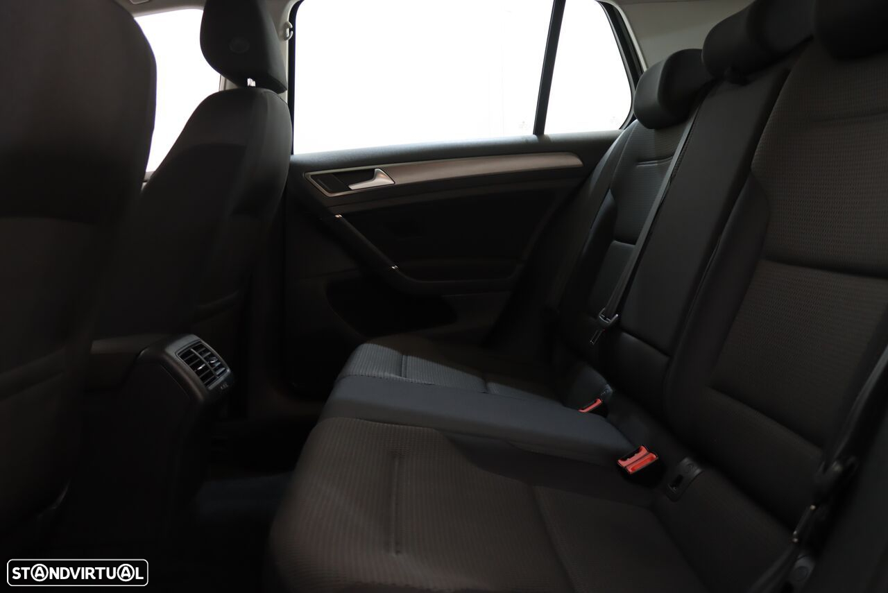 VW Golf 1.0 TSI Confortline - 9