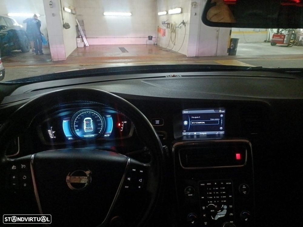 Volvo V60 2.4 D6 Momentum AWD Phev - 20