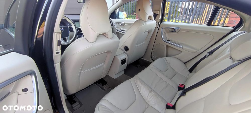 Volvo S60 D3 Geartronic Summum - 12