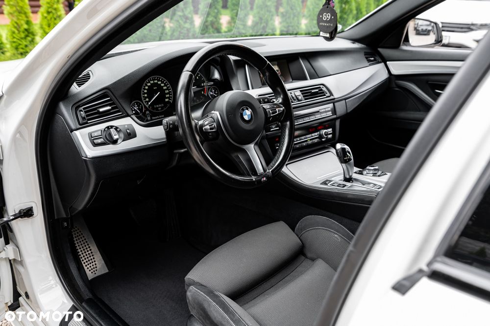 BMW Seria 5 520d Touring M Sport Edition - 16