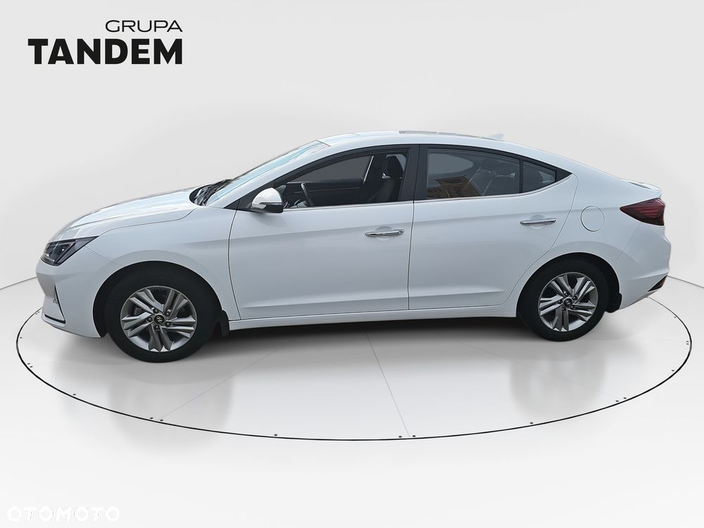 Hyundai Elantra 1.6 Comfort - 8