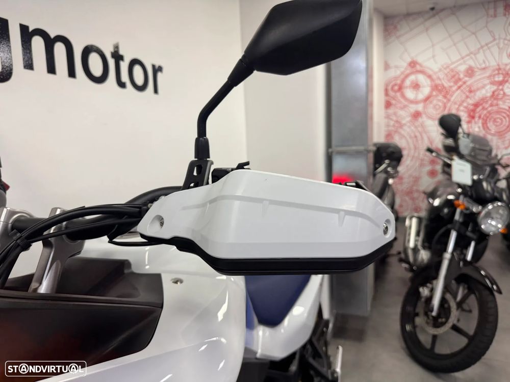 Honda Transalp XL 750 - 6