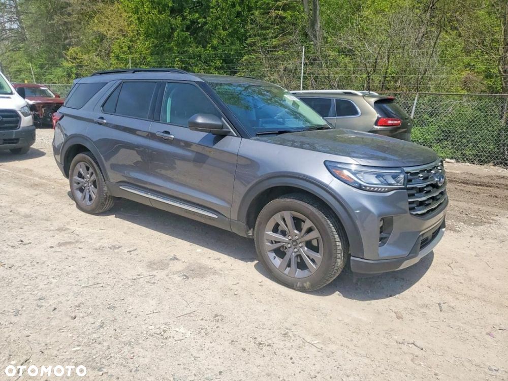 Ford Explorer - 3