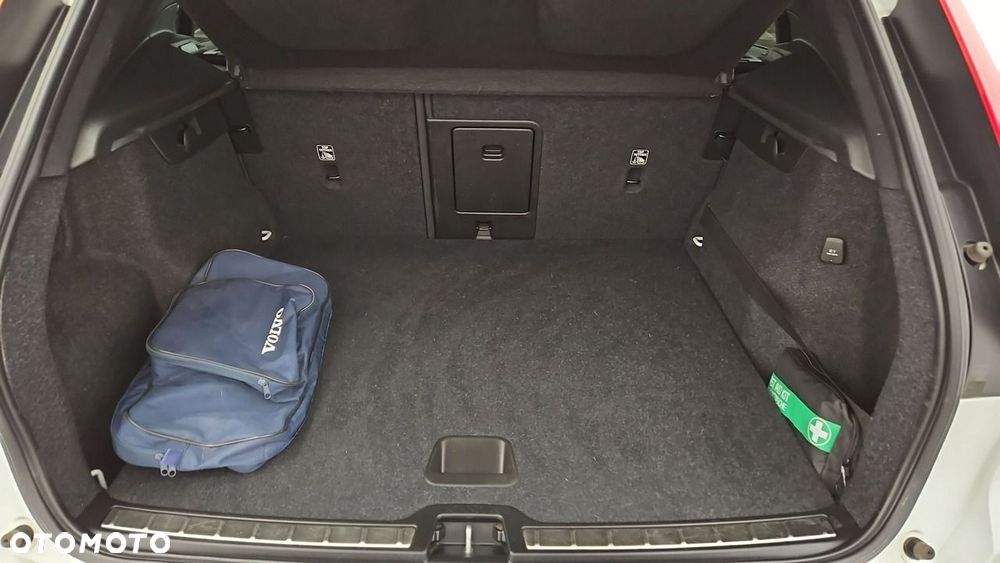 Volvo XC 40 T5 Plug-In Hybrid R-Design - 24
