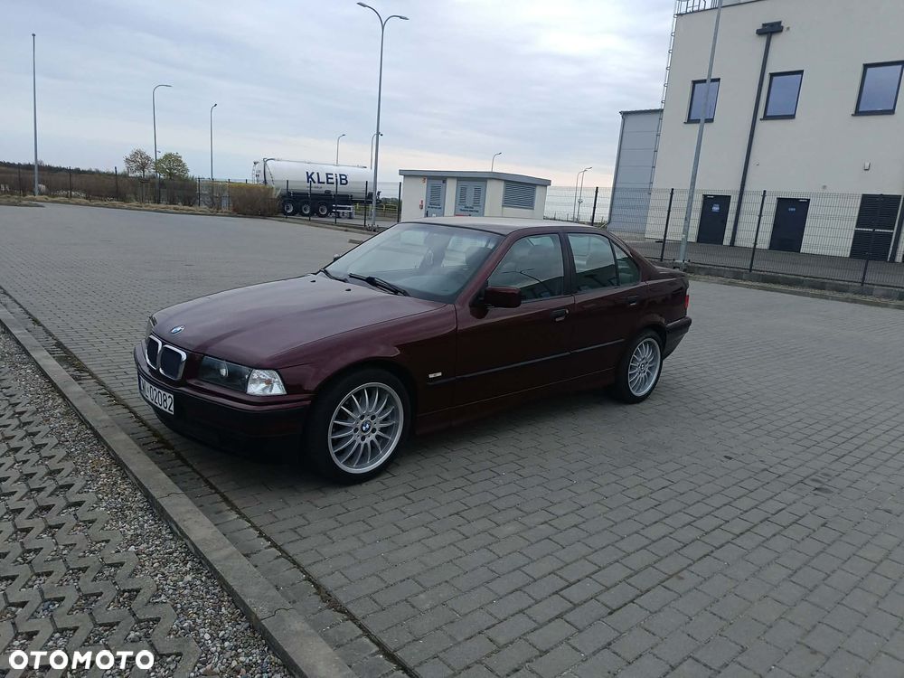 BMW Seria 3 323i - 2