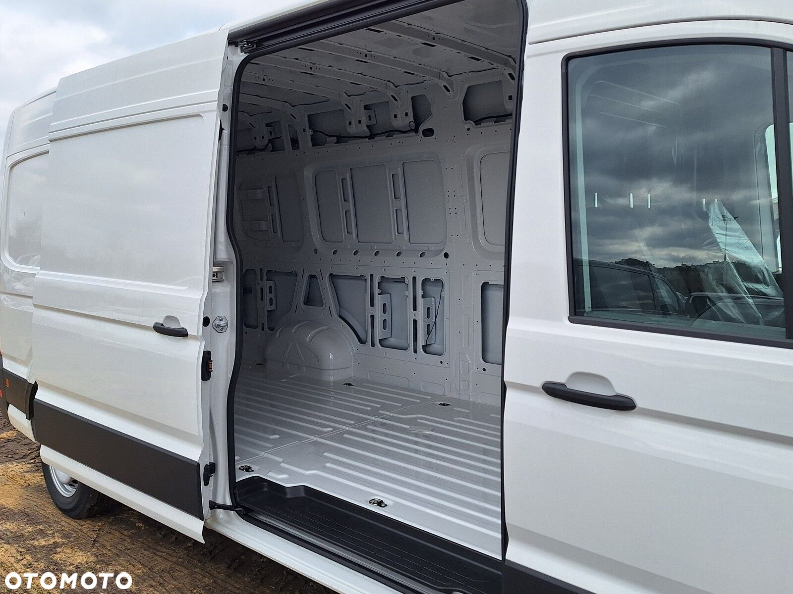 Volkswagen Crafter 35 Furgon, 2,0 TDI SCR 177KM,  6-bieg man., r.o: 4490 mm - 16
