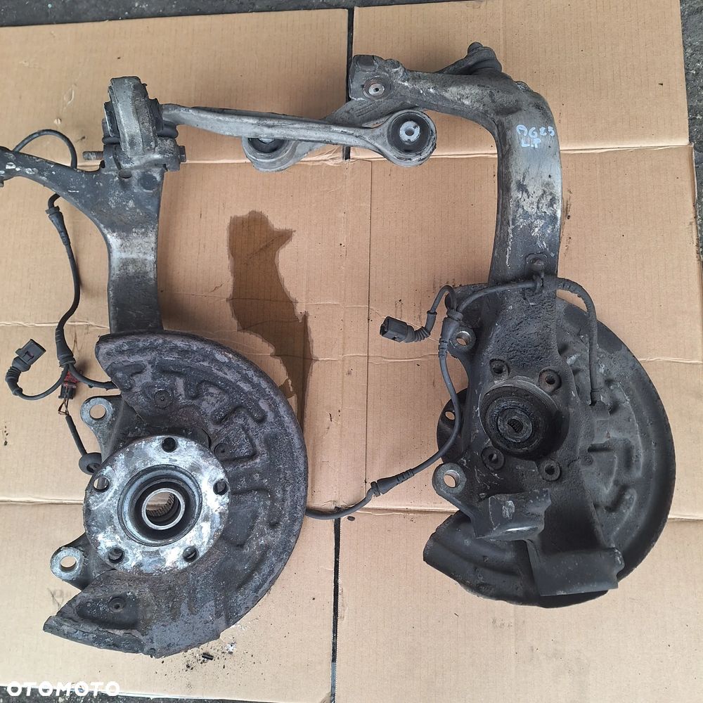 WAHACZ ZWROTNICA PIASTA PRAWA LEWA PRZOD AUDI A6 C5 PASSAT B5 1.9 TDI 2.5 TDI - 4