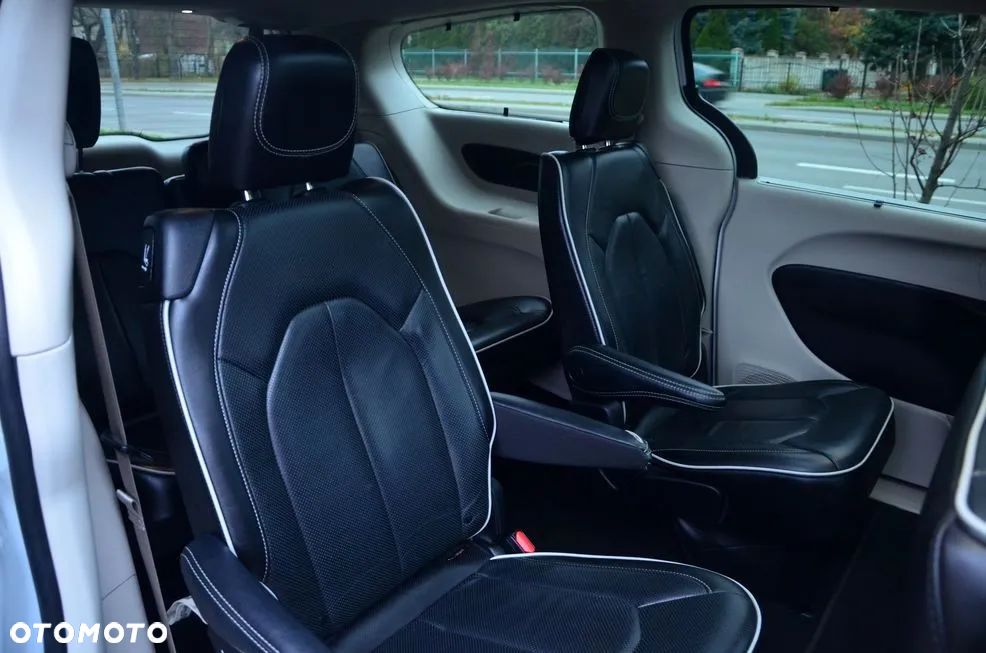 Chrysler Pacifica - 18