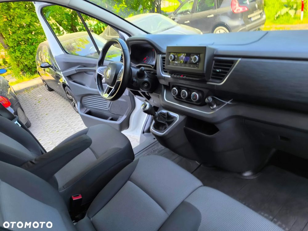 Renault Trafic 2.0 dCi - 17