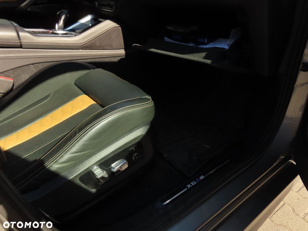 BMW X6M - 14