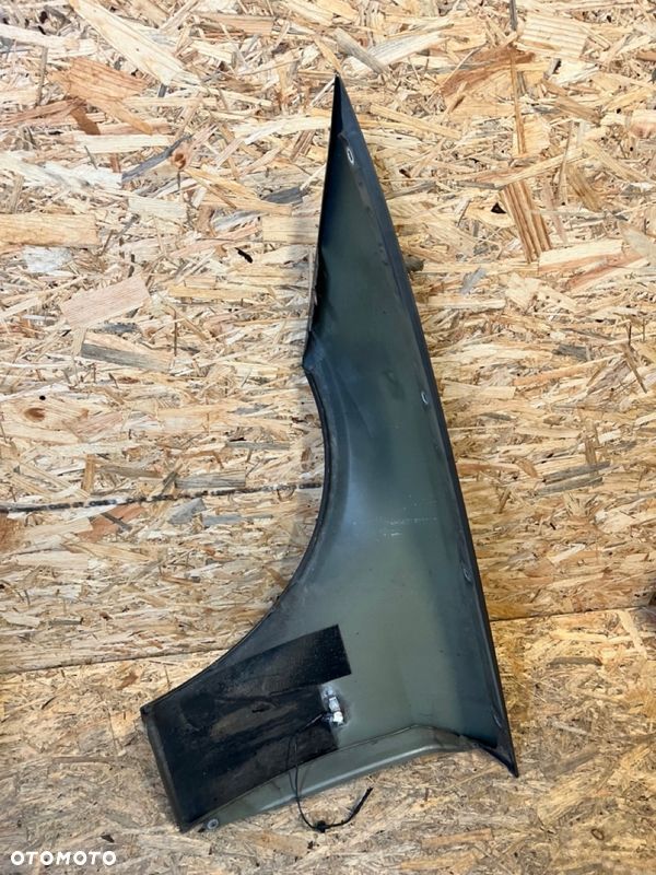 BŁOTNIK PRAWY BMW E90 lift Kod lakieru: a52 - 7