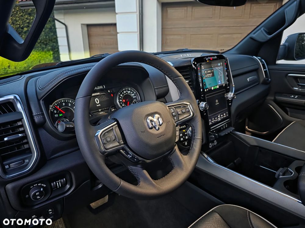 Dodge RAM - 32