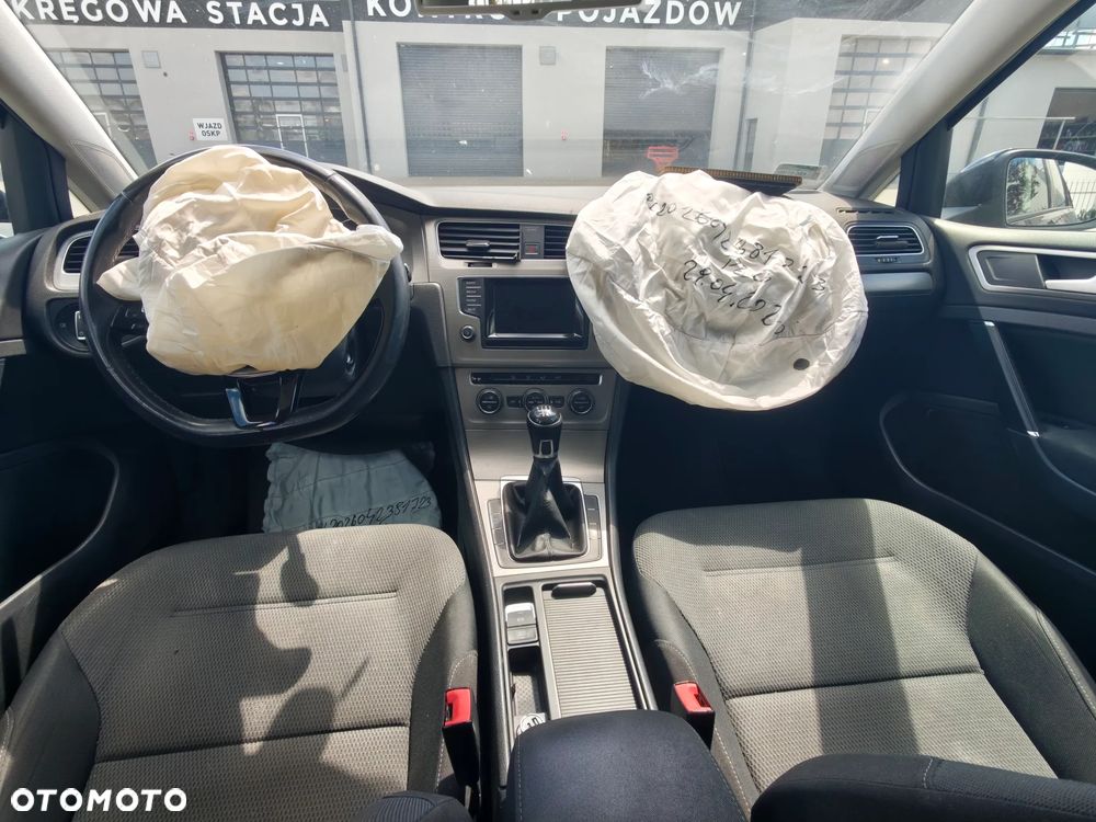 Volkswagen Golf - 17