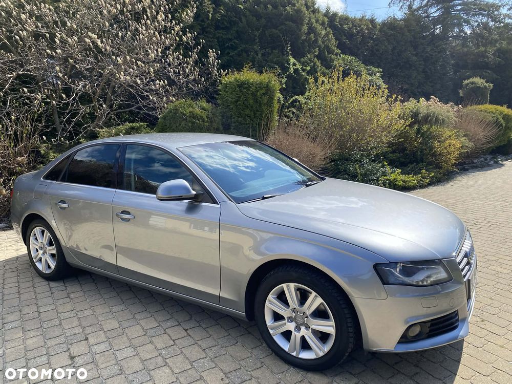 Audi A4 Limousine - 10