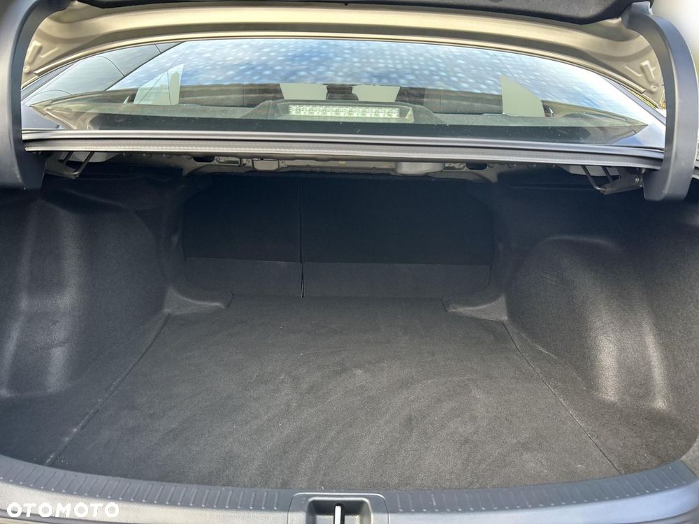 Toyota Corolla - 10