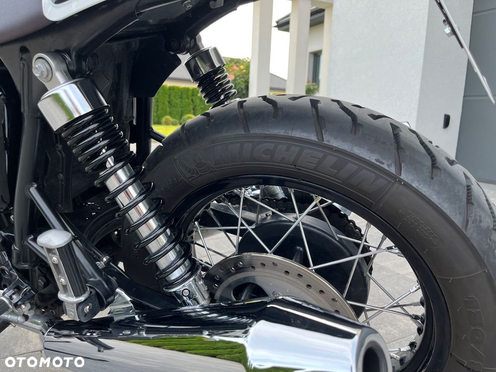 Triumph Thruxton - 10