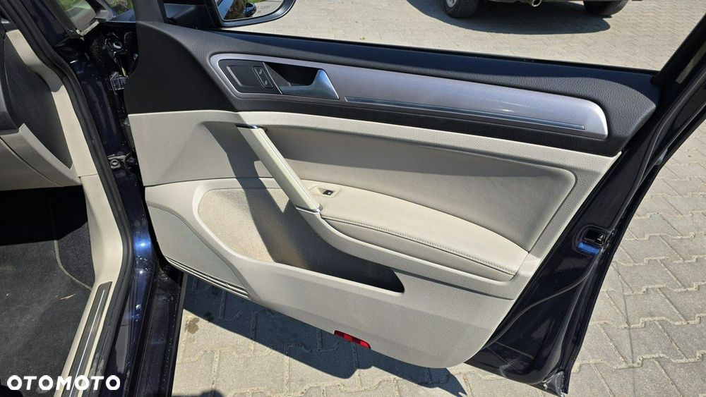 Volkswagen Golf - 17