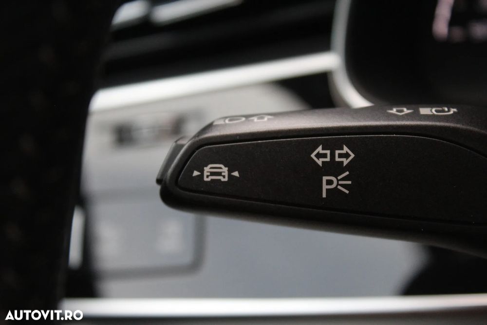 Audi RS Q8 4.0 TFSI quattro MHEV Tiptronic - 36