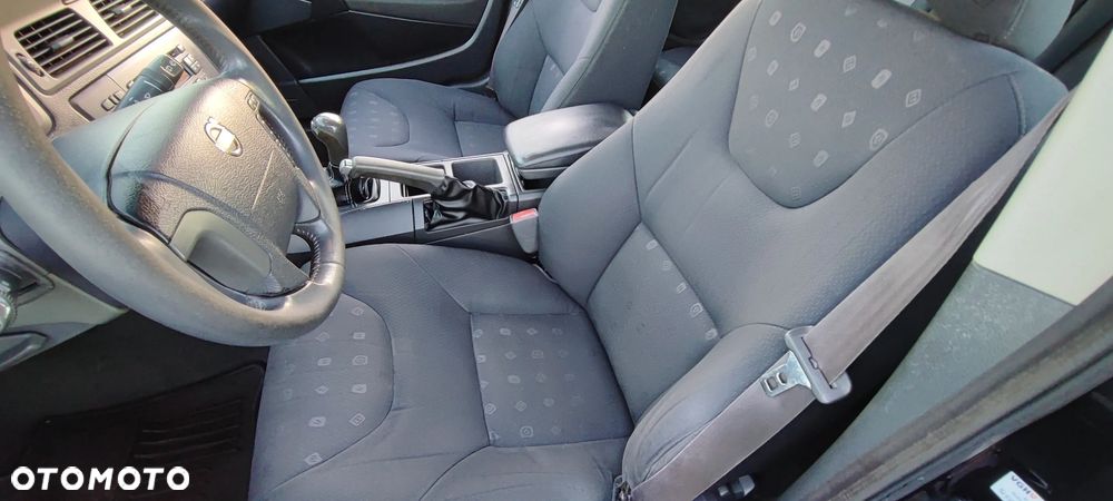 Volvo V70 2.4 D Black Edition - 16