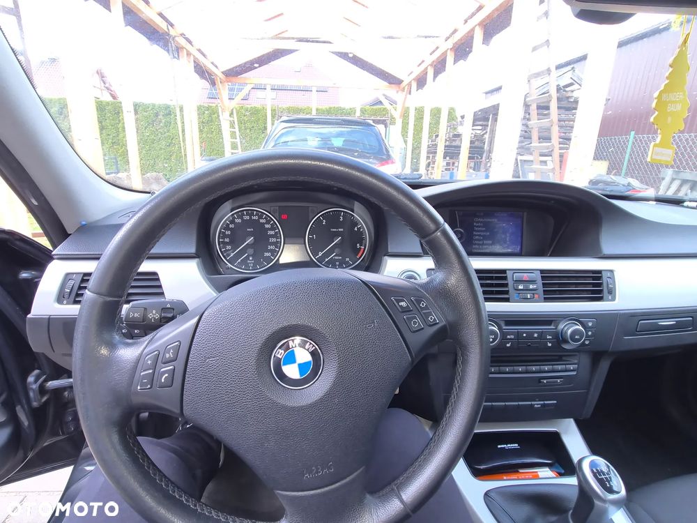 BMW Seria 3 320d - 11