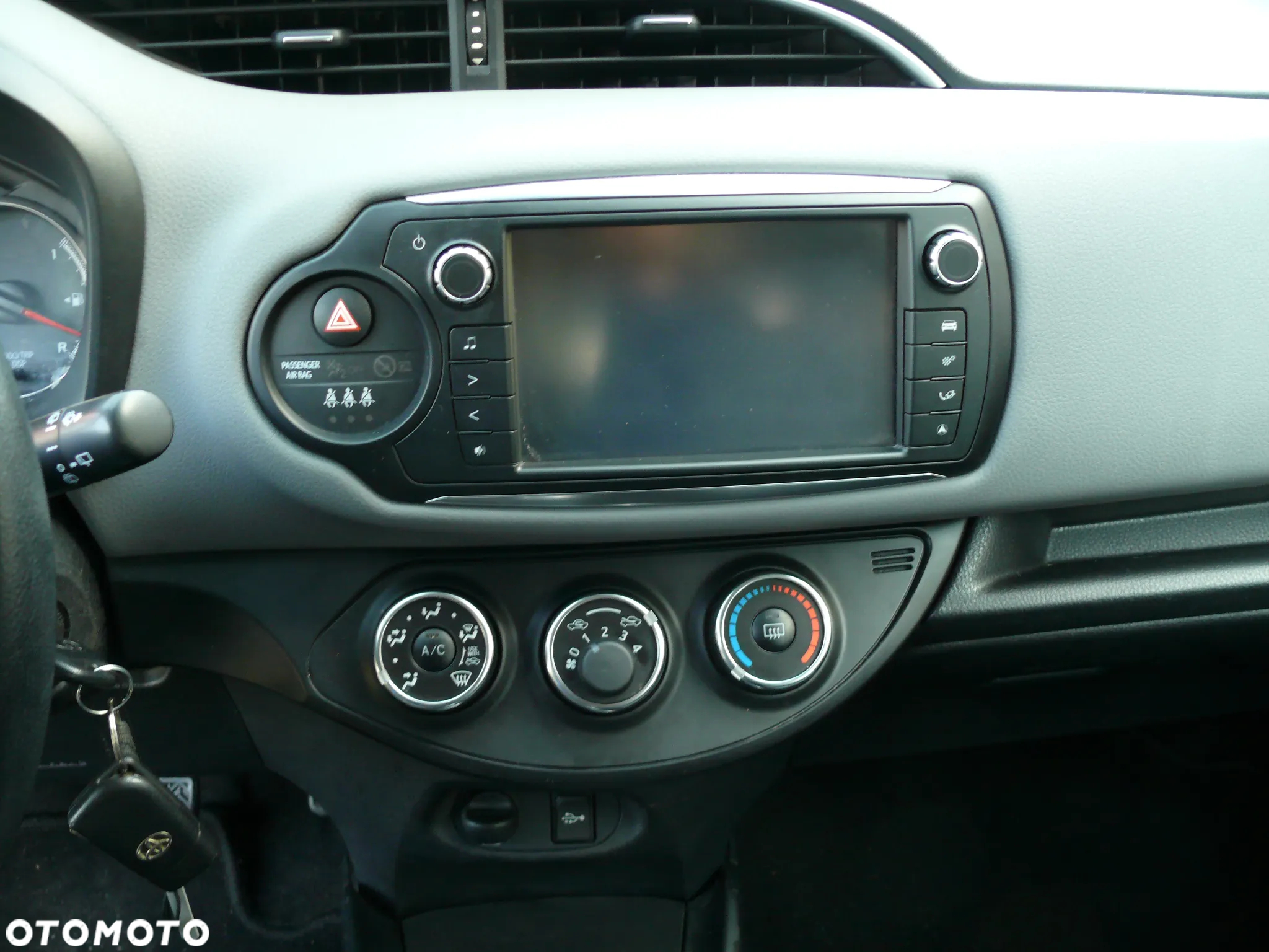Toyota Yaris 1.33 Premium - 12