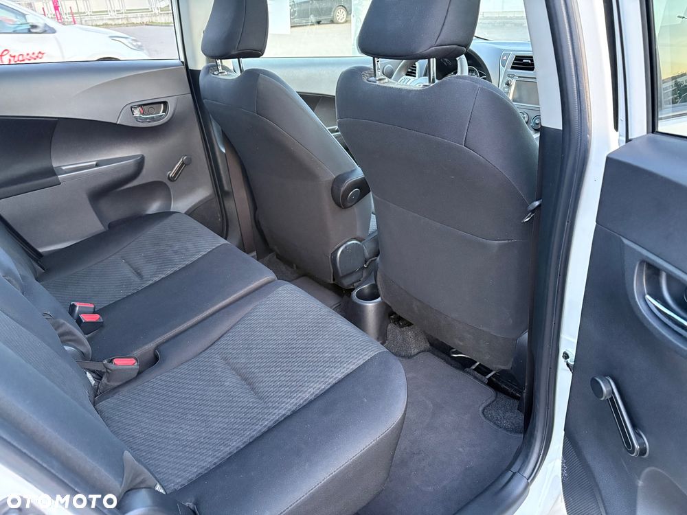Toyota Verso S 1.33 Premium - 32