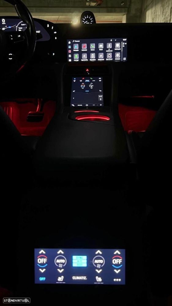 Porsche Taycan Cross Turismo 4 - 38