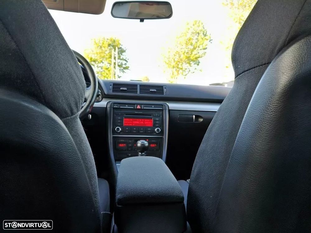 Audi A4 2.0 TDI S-line - 28