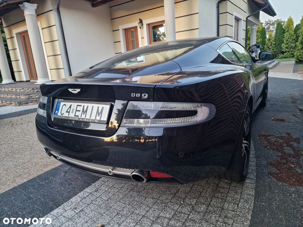 Aston Martin DB9 - 8