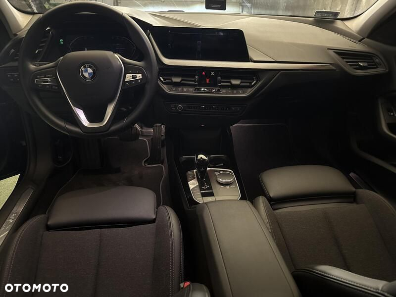 BMW Seria 1 118i - 22