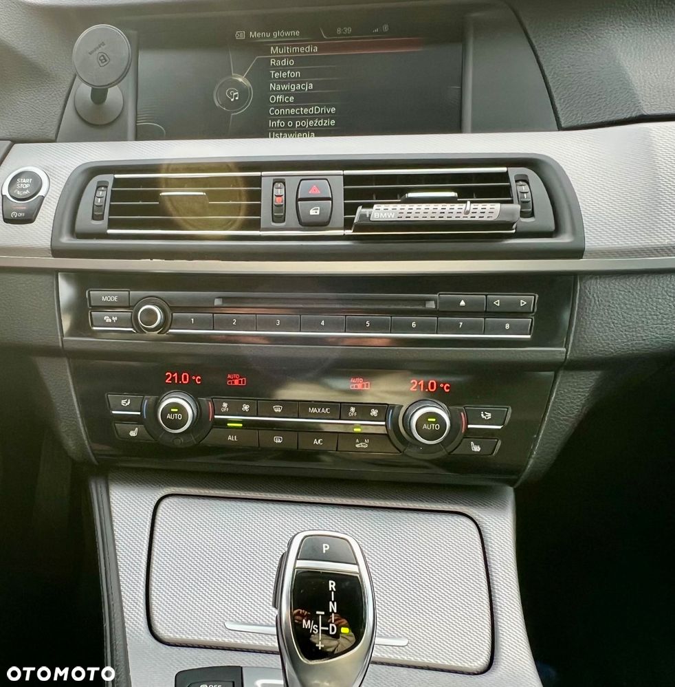 BMW Seria 5 528i xDrive - 15