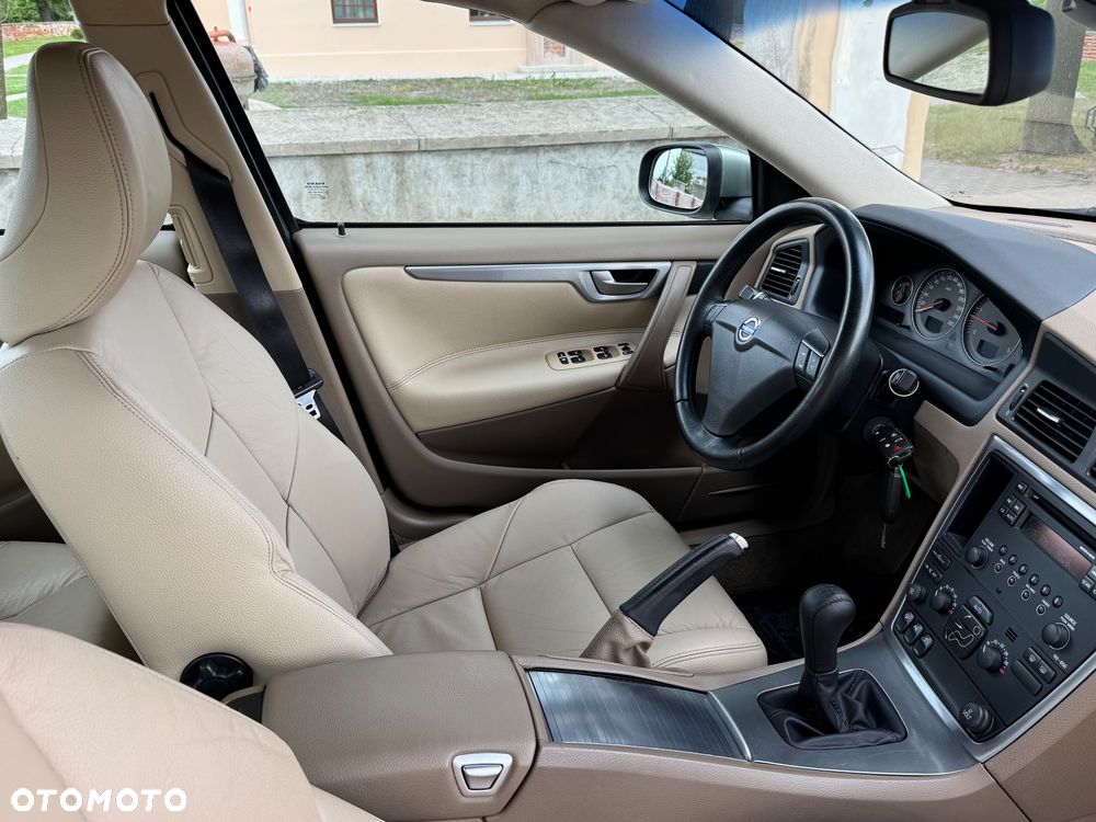 Volvo S60 2.4D Momentum - 25