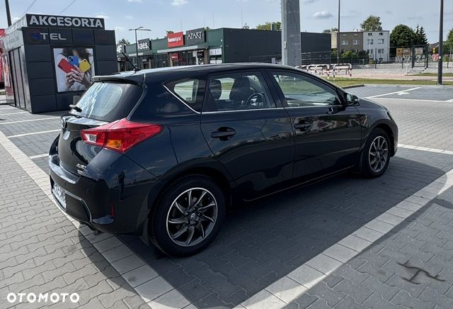 Toyota Auris 1.6 Premium + - 26