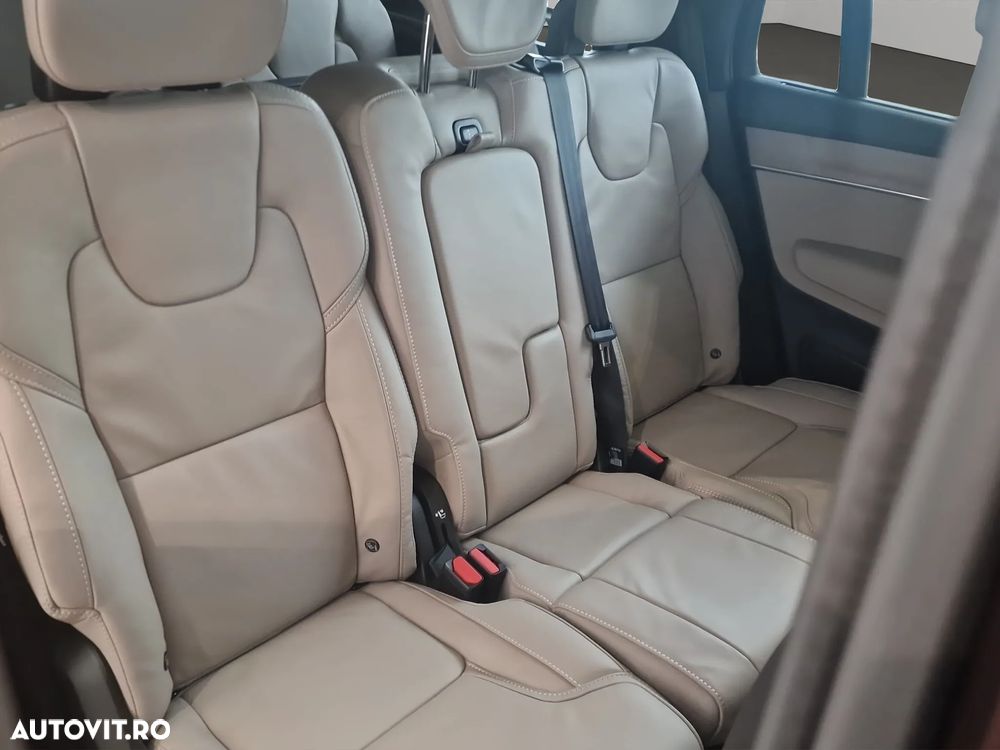 Volvo XC 90 - 18