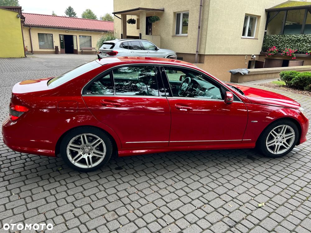 Mercedes-Benz Klasa C 250 CGI BlueEff Avantgarde - 6