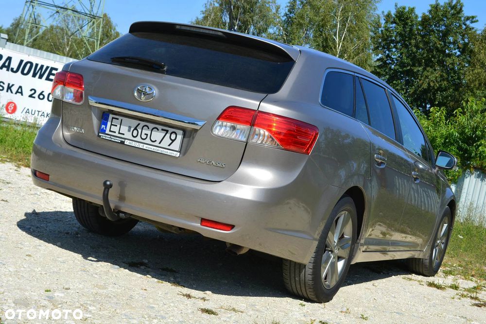 Toyota Avensis 2.2 D-CAT Premium - 4