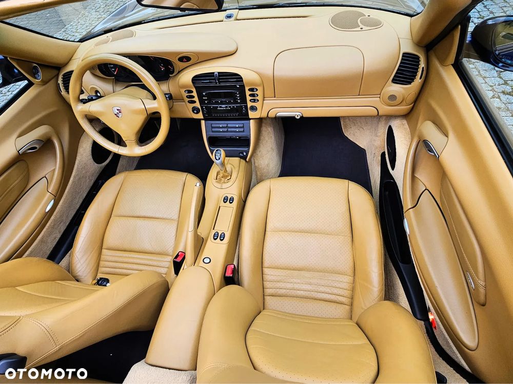 Porsche 911 Carrera 4 - 20