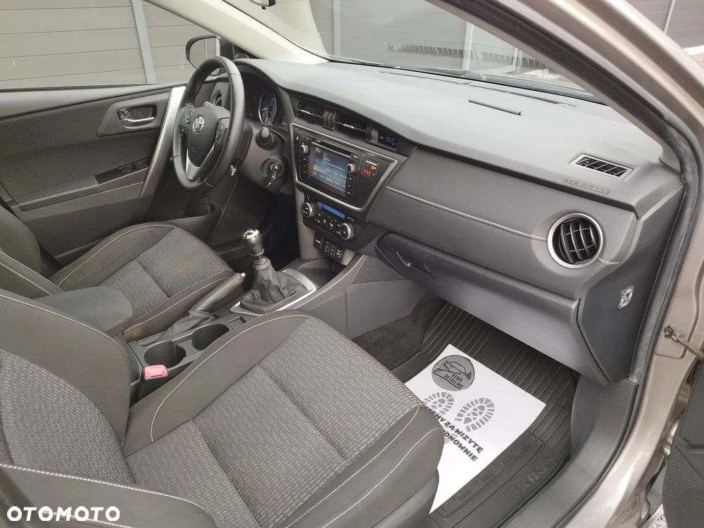 Toyota Auris 1.6 Edition - 25