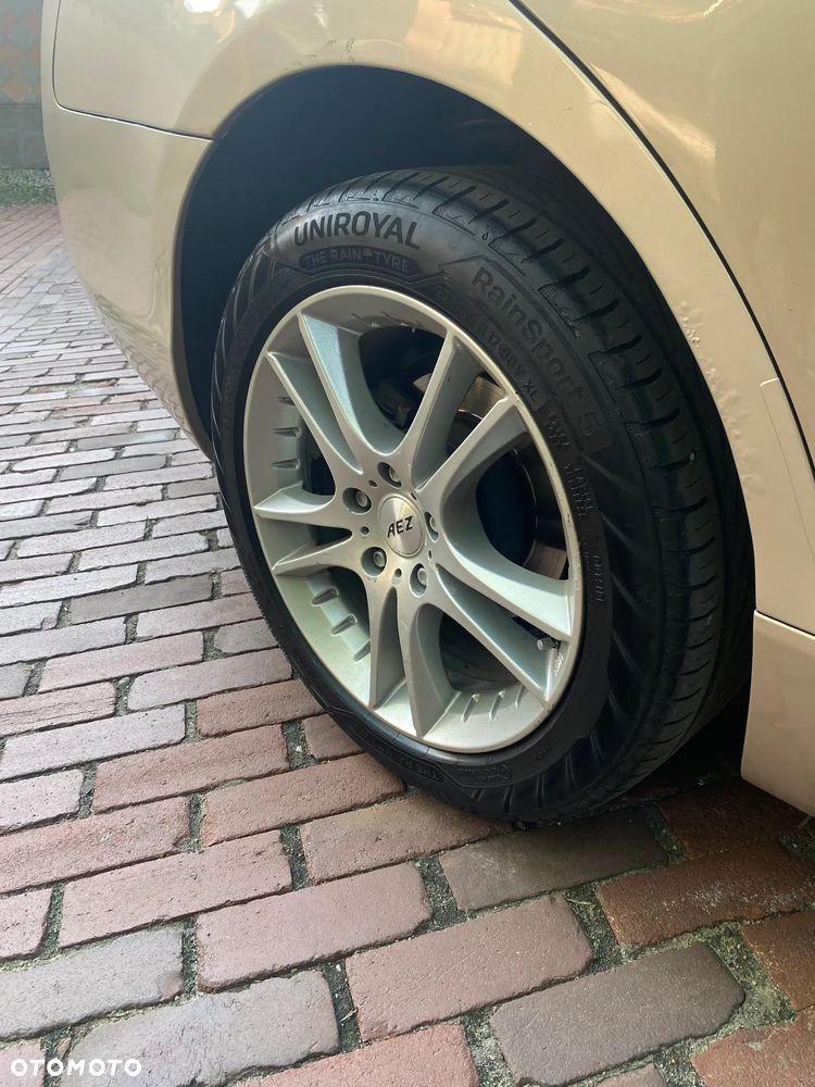 Toyota Camry - 18