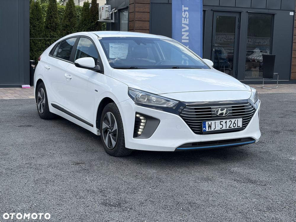 Hyundai IONIQ - 3