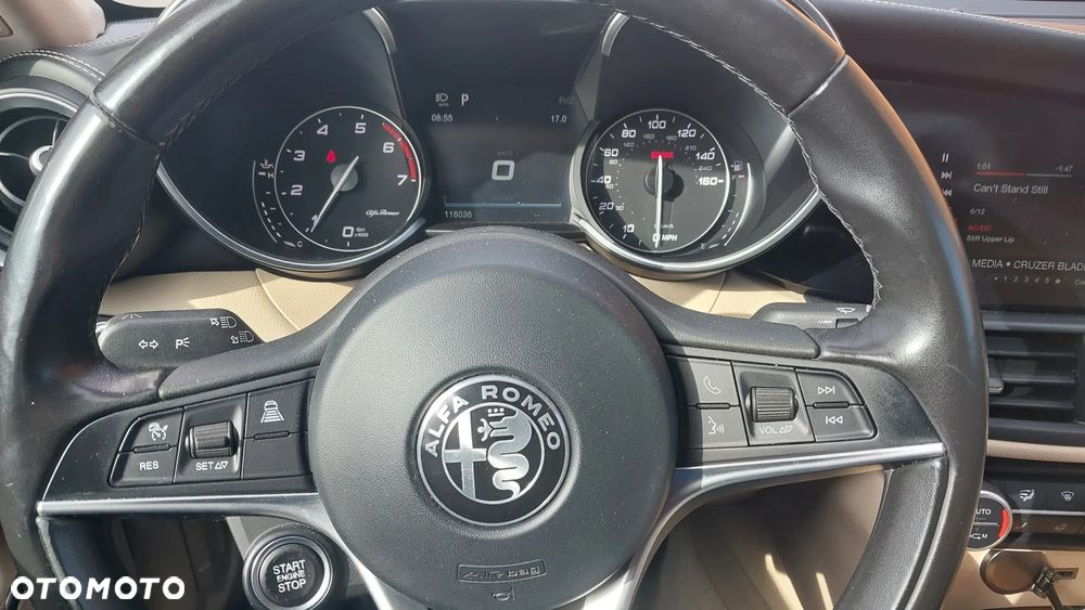 Alfa Romeo Giulia - 16