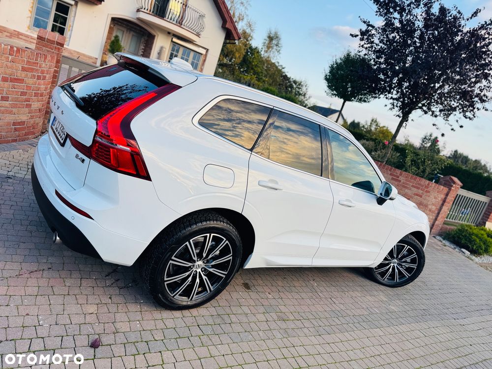 Volvo XC 60 B4 D AWD Geartronic Momentum Pro - 25