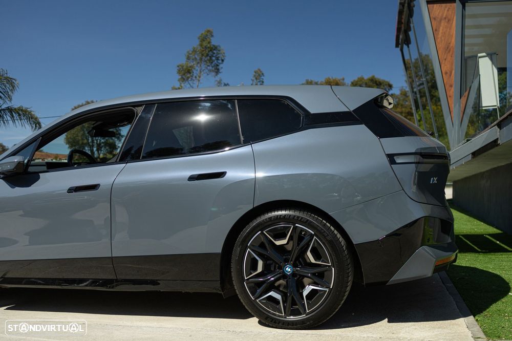 BMW iX xDrive 40 Pack Desportivo - 61