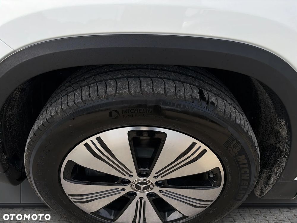 Mercedes-Benz EQA 300 66.5kWh 4-Matic AMG Line - 24