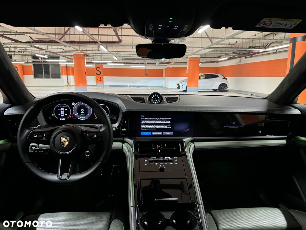 Porsche Panamera 4 E-Hybrid - 12