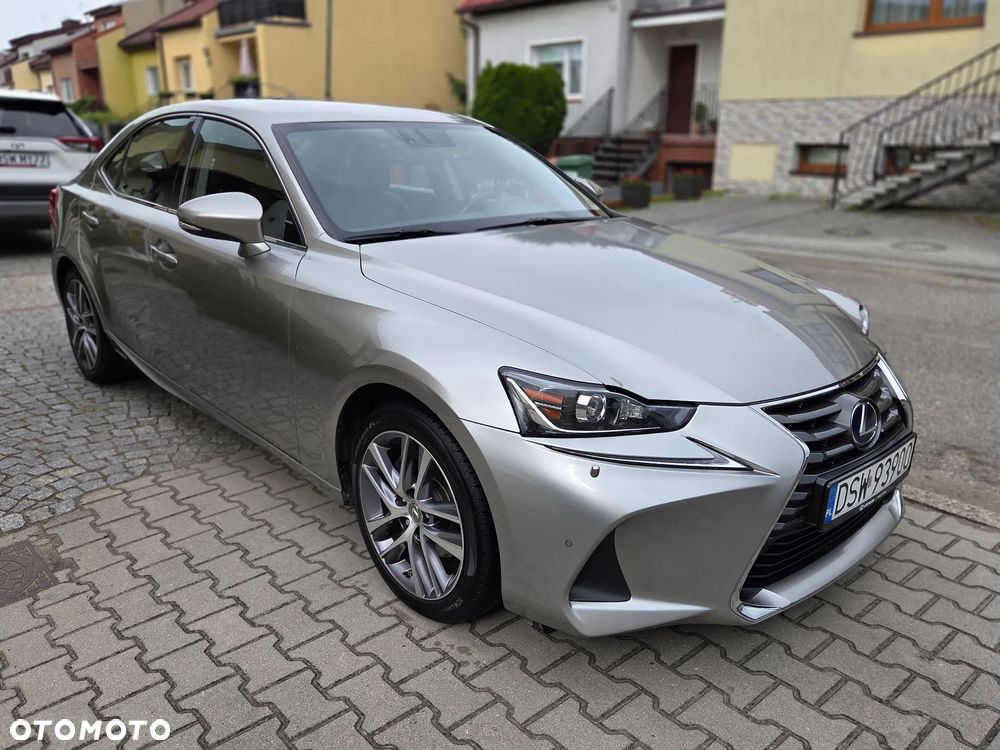 Lexus IS 300h Business Edition - 2