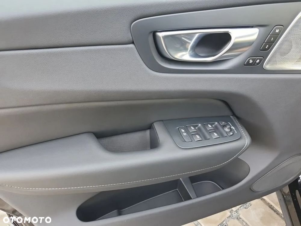 Volvo XC 60 B5 B AWD Ultimate Black Edition - 19