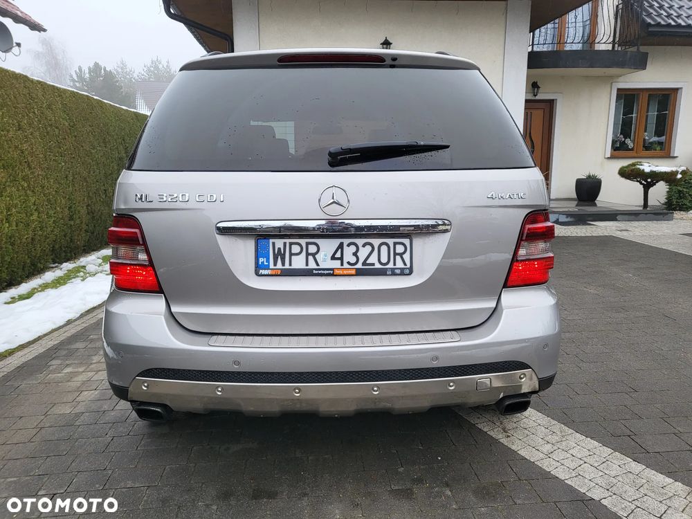 Mercedes-Benz ML - 20