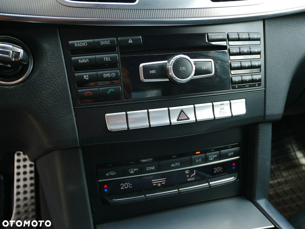 Mercedes-Benz Klasa E 300 BlueTEC HYBRID 7G-TRONIC - 16